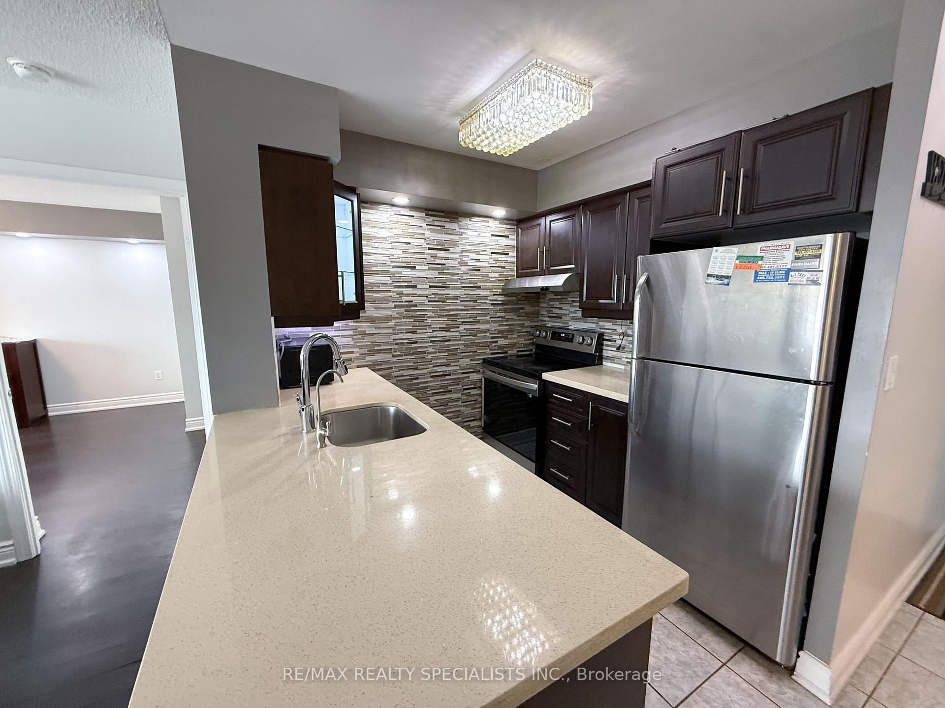 Photo 7 of Unit 403, 300 Ray Lawson Boulevard, Brampton, Fletcher's Creek South — HOMEH