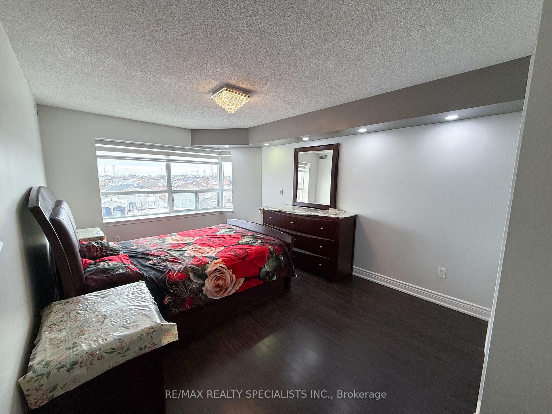 Photo 11 of Unit 403, 300 Ray Lawson Boulevard, Brampton, Fletcher's Creek South — HOMEH