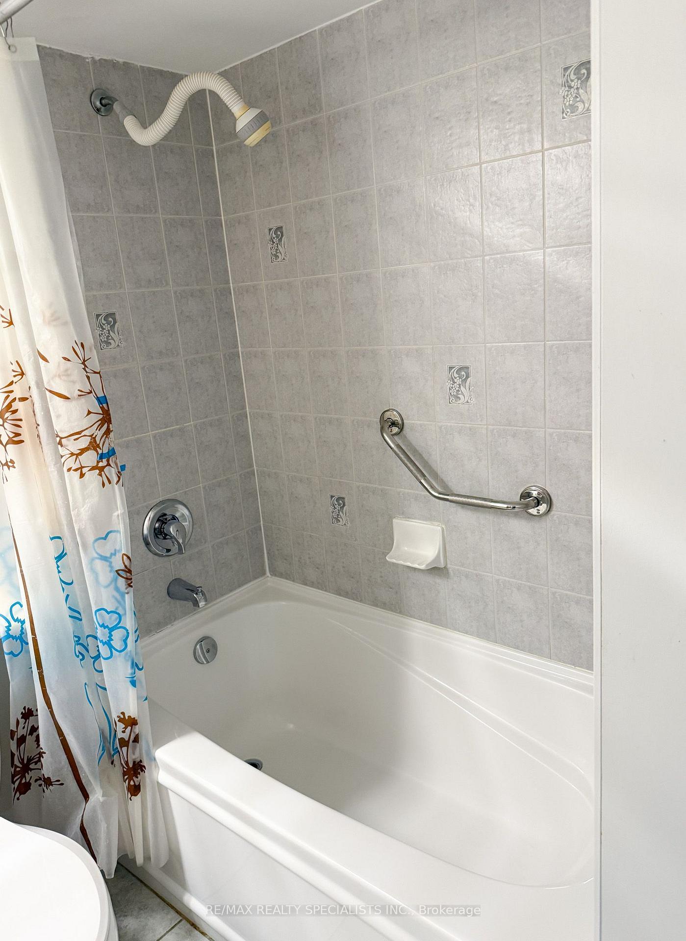 Photo 14 of Unit 403, 300 Ray Lawson Boulevard, Brampton, Fletcher's Creek South — HOMEH
