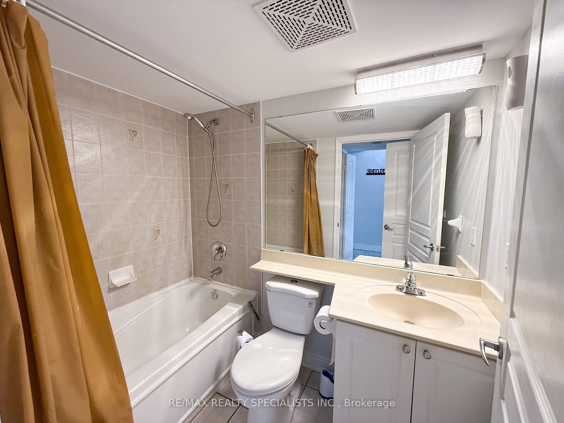 Photo 16 of Unit 403, 300 Ray Lawson Boulevard, Brampton, Fletcher's Creek South — HOMEH