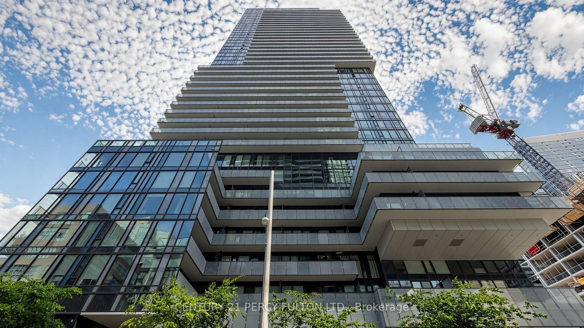 Photo 2 of Unit 4207, 161 Roehampton Avenue, Toronto, Mount Pleasant West — HOMEH
