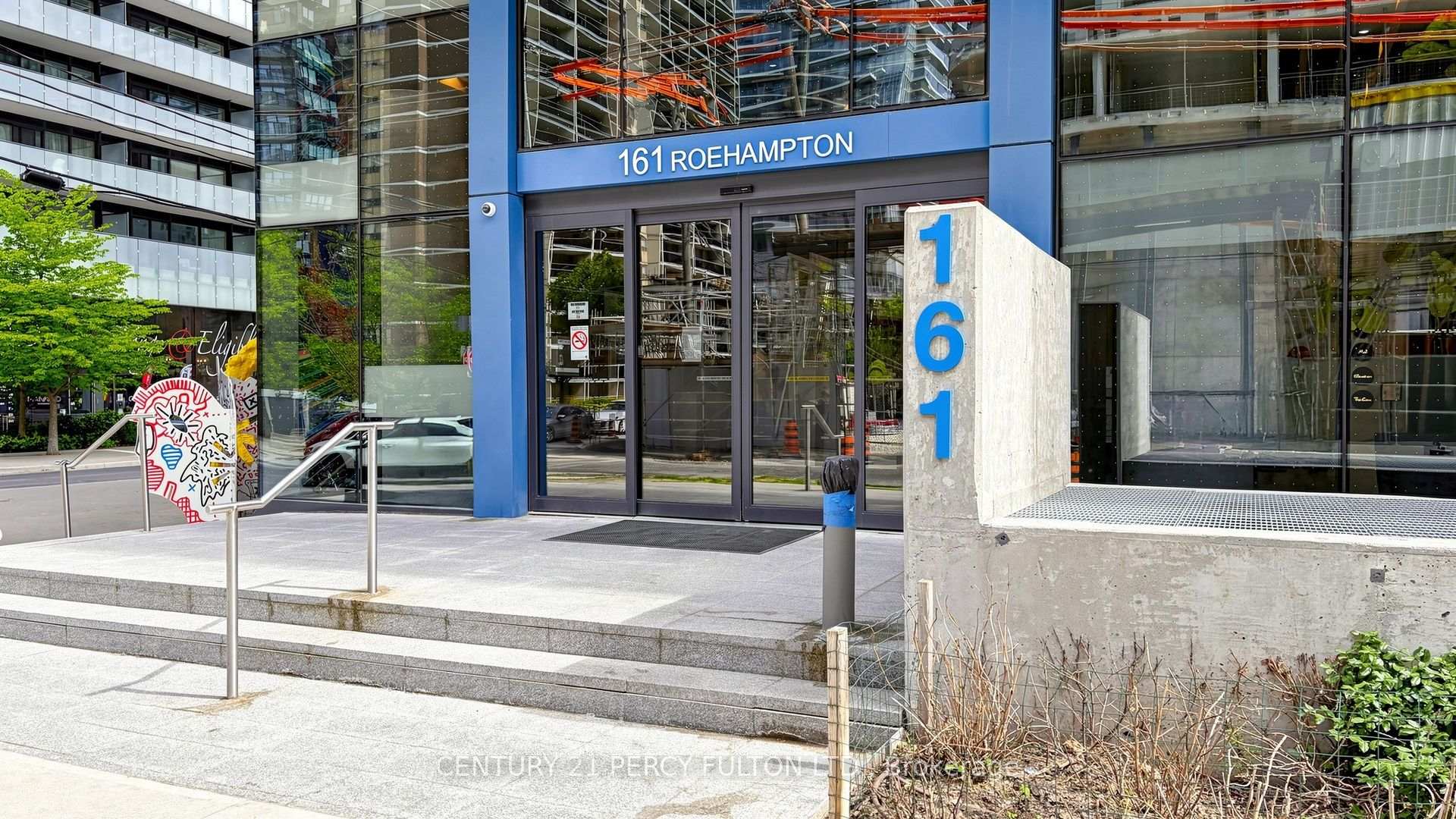 Photo 4 of Unit 4207, 161 Roehampton Avenue, Toronto, Mount Pleasant West — HOMEH