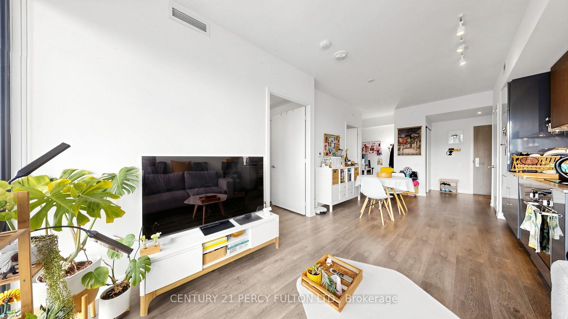 Photo 11 of Unit 4207, 161 Roehampton Avenue, Toronto, Mount Pleasant West — HOMEH