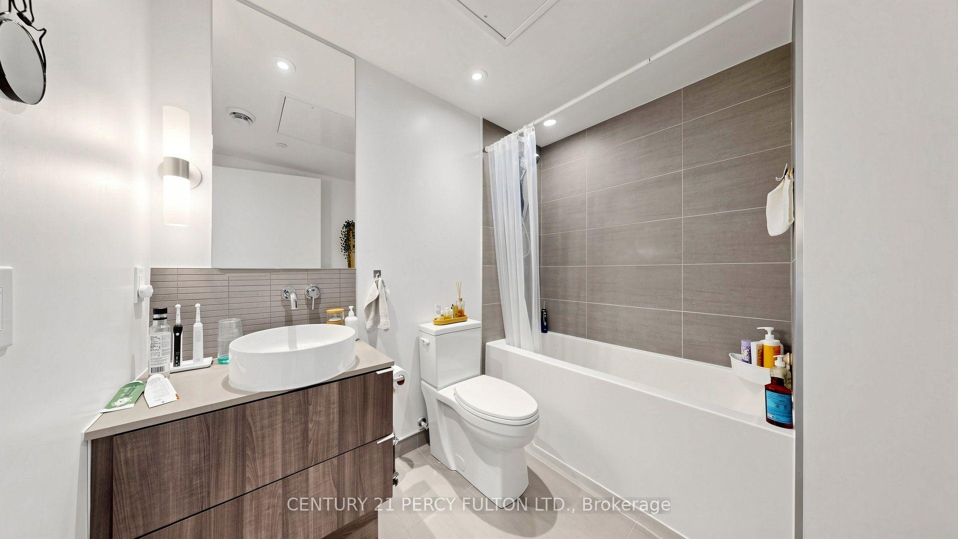 Photo 25 of Unit 4207, 161 Roehampton Avenue, Toronto, Mount Pleasant West — HOMEH