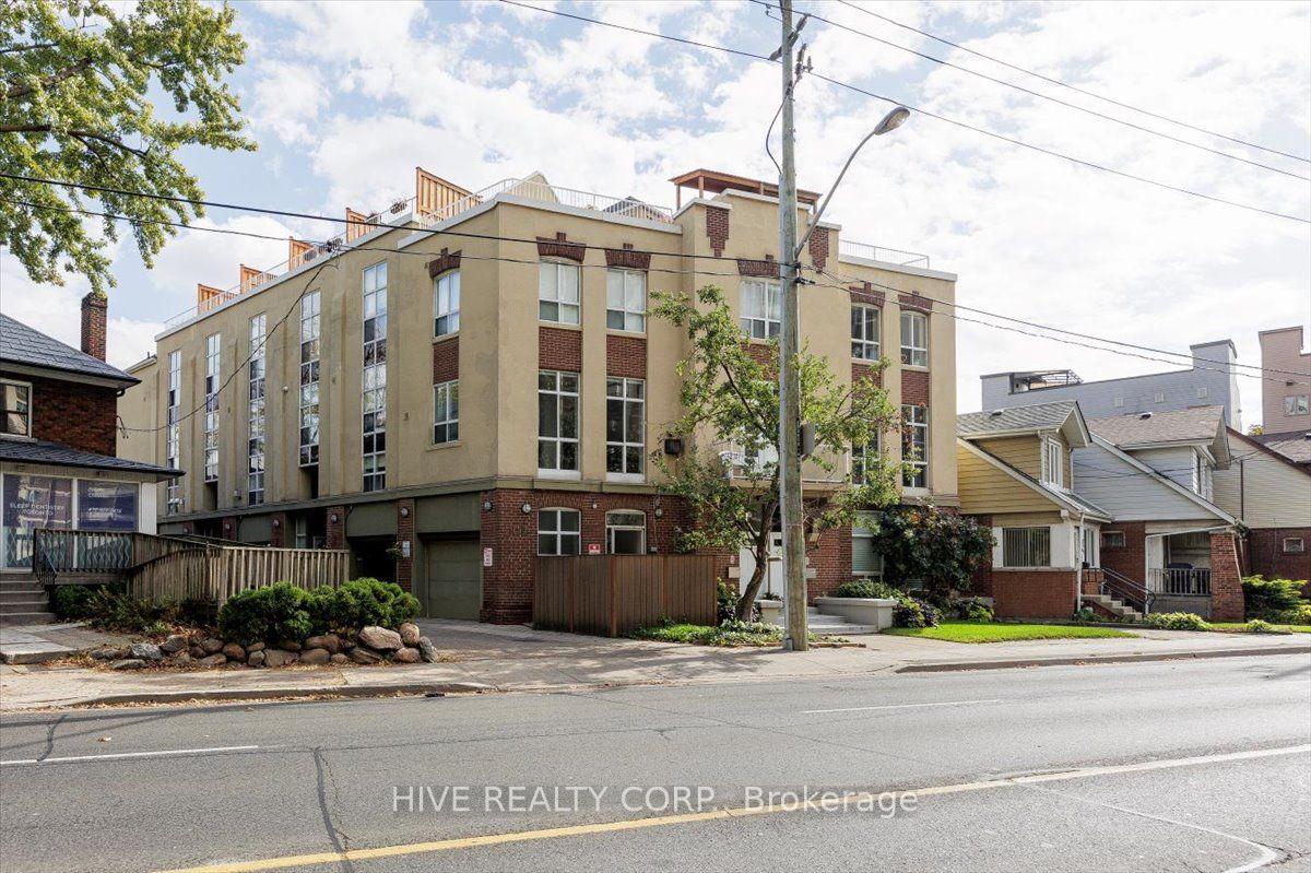 Photo 2 of Unit D, 957 Broadview Avenue, Toronto, Broadview North — HOMEH