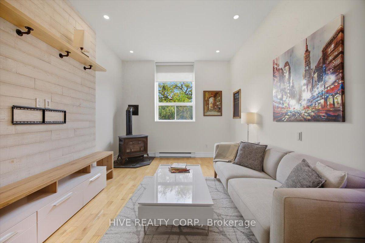 Photo 6 of Unit D, 957 Broadview Avenue, Toronto, Broadview North — HOMEH