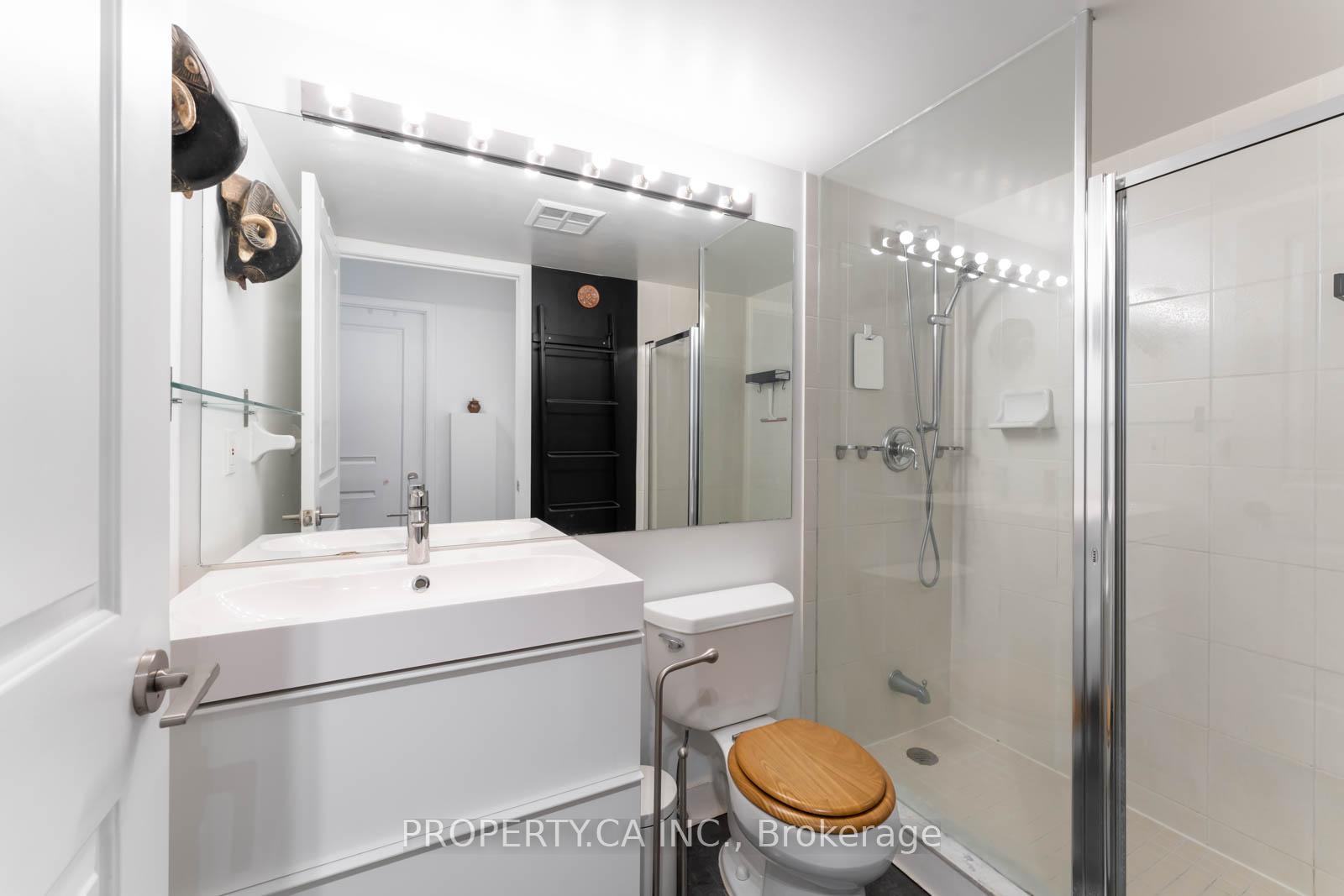 Photo 14 of Unit 1609, 4978 Yonge Street, North York, Lansing-Westgate — HOMEH