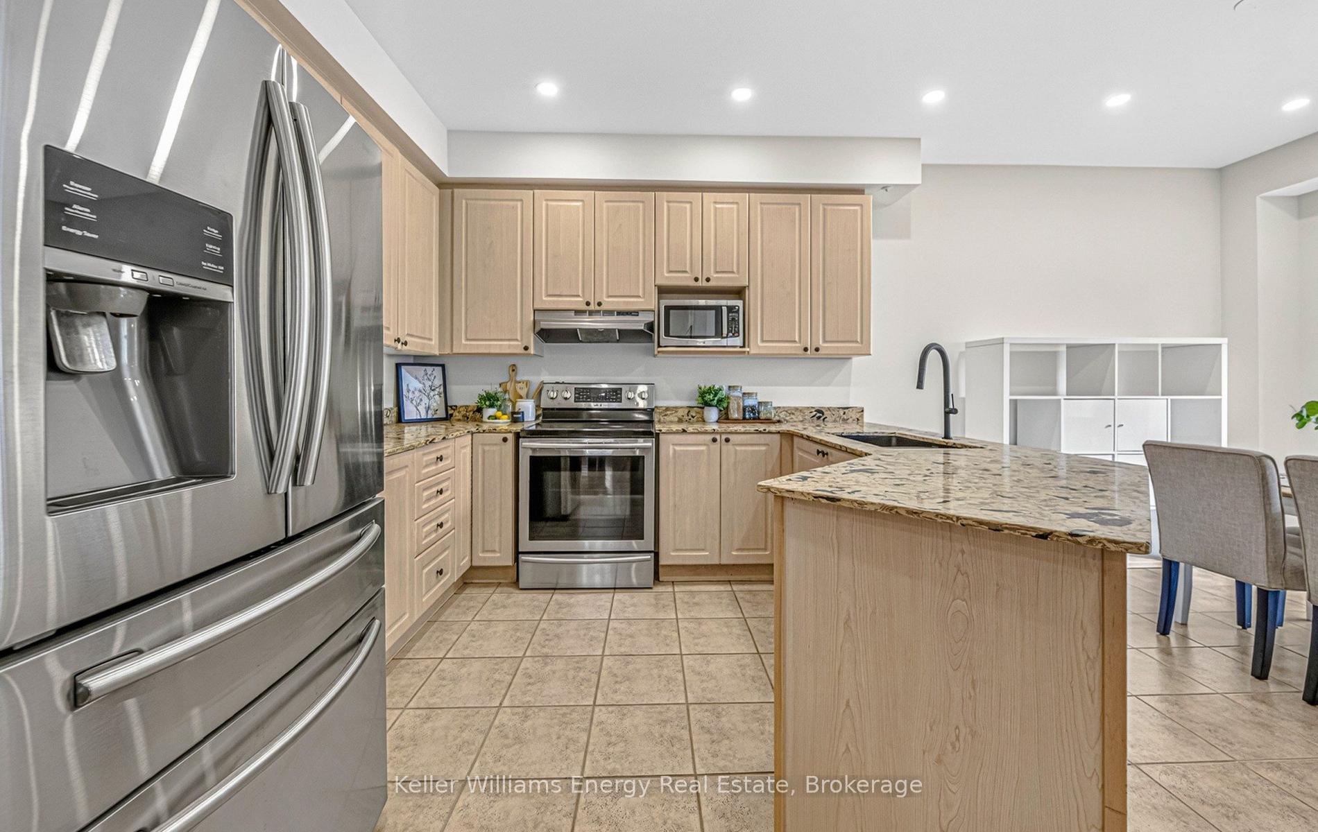 Photo 13 of 15 Steamer Drive, Whitby, Port Whitby — HOMEH