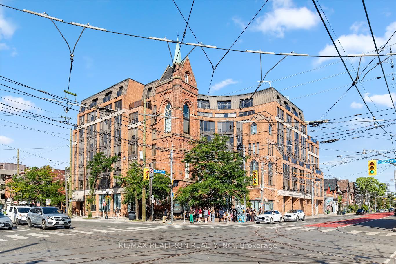 Photo of Unit 512, 456 College Street