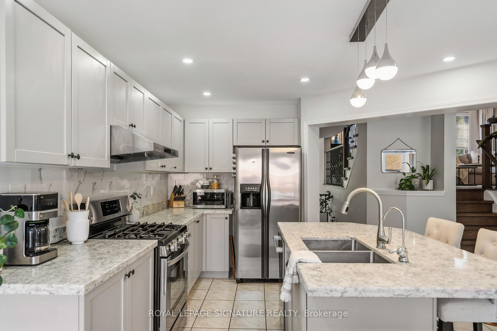 Photo 6 of 3195 Munson Crescent, Burlington, Alton — HOMEH