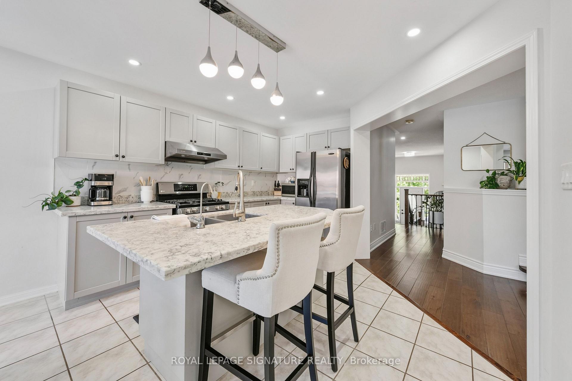 Photo 7 of 3195 Munson Crescent, Burlington, Alton — HOMEH