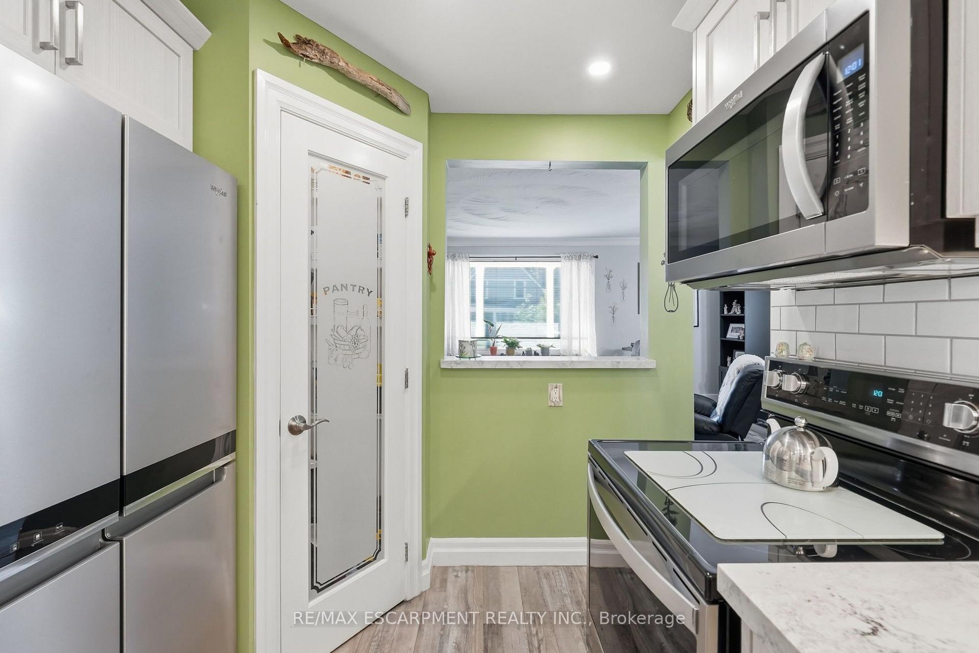 Photo 17 of 108 Sutherland Street E, Haldimand — HOMEH