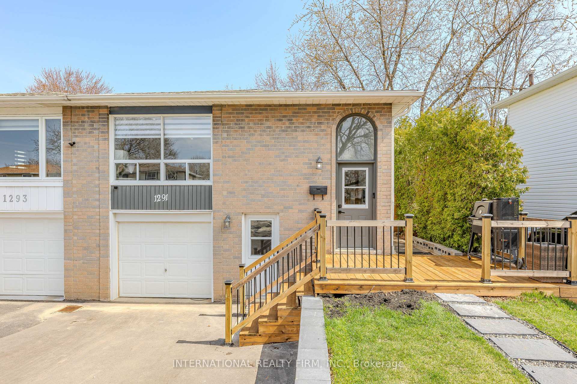 Photo of 1291 Consort Crescent