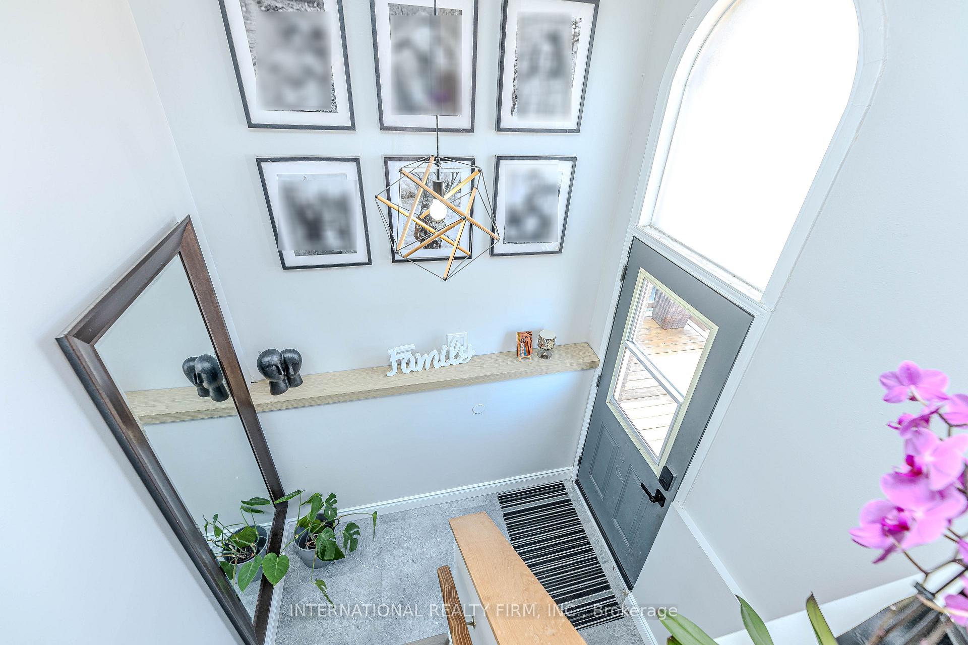 Photo 6 of 1291 Consort Crescent, Burlington, Palmer — HOMEH
