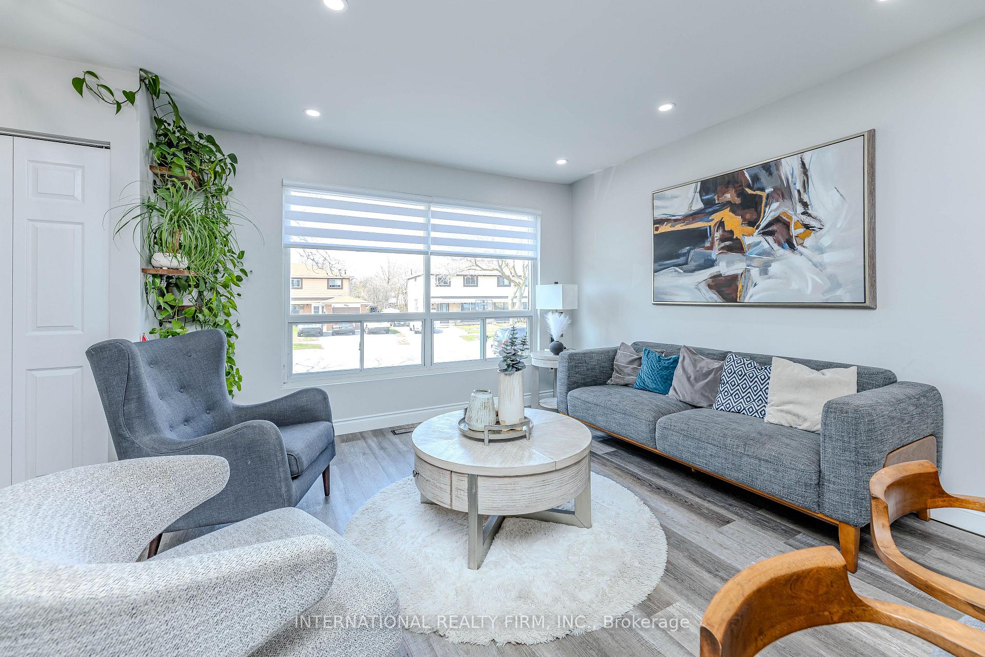 Photo 8 of 1291 Consort Crescent, Burlington, Palmer — HOMEH