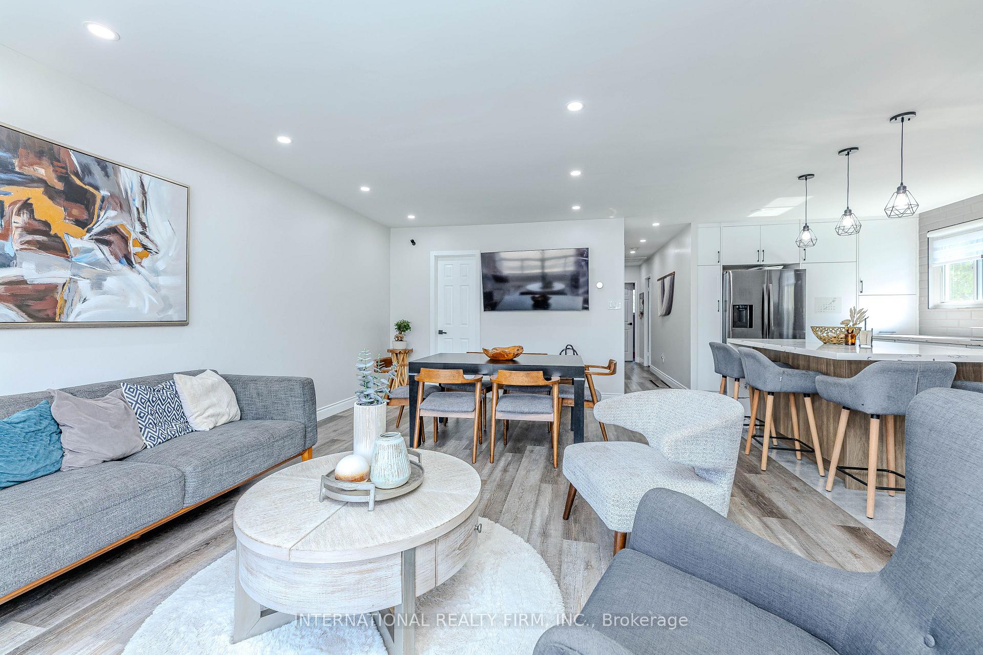 Photo 11 of 1291 Consort Crescent, Burlington, Palmer — HOMEH