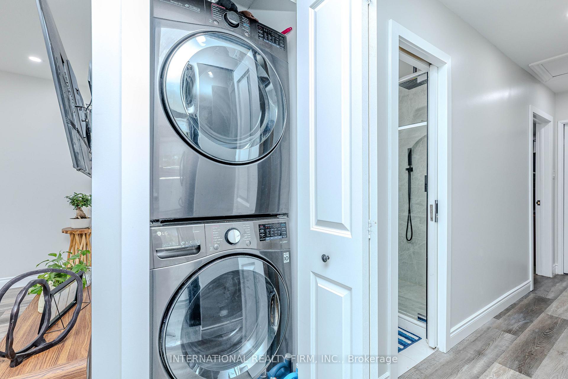 Photo 16 of 1291 Consort Crescent, Burlington, Palmer — HOMEH