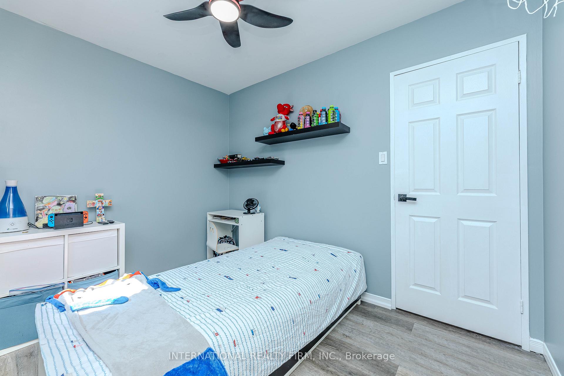 Photo 19 of 1291 Consort Crescent, Burlington, Palmer — HOMEH
