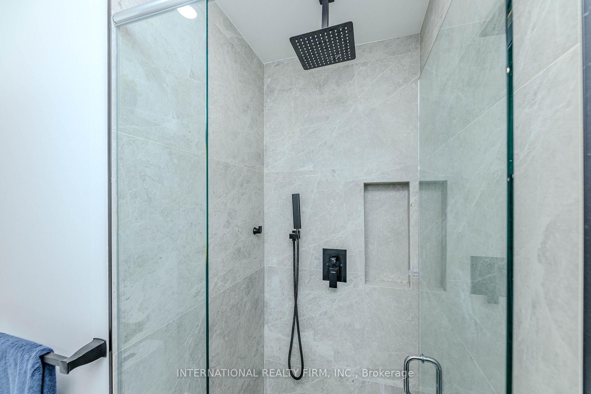 Photo 21 of 1291 Consort Crescent, Burlington, Palmer — HOMEH