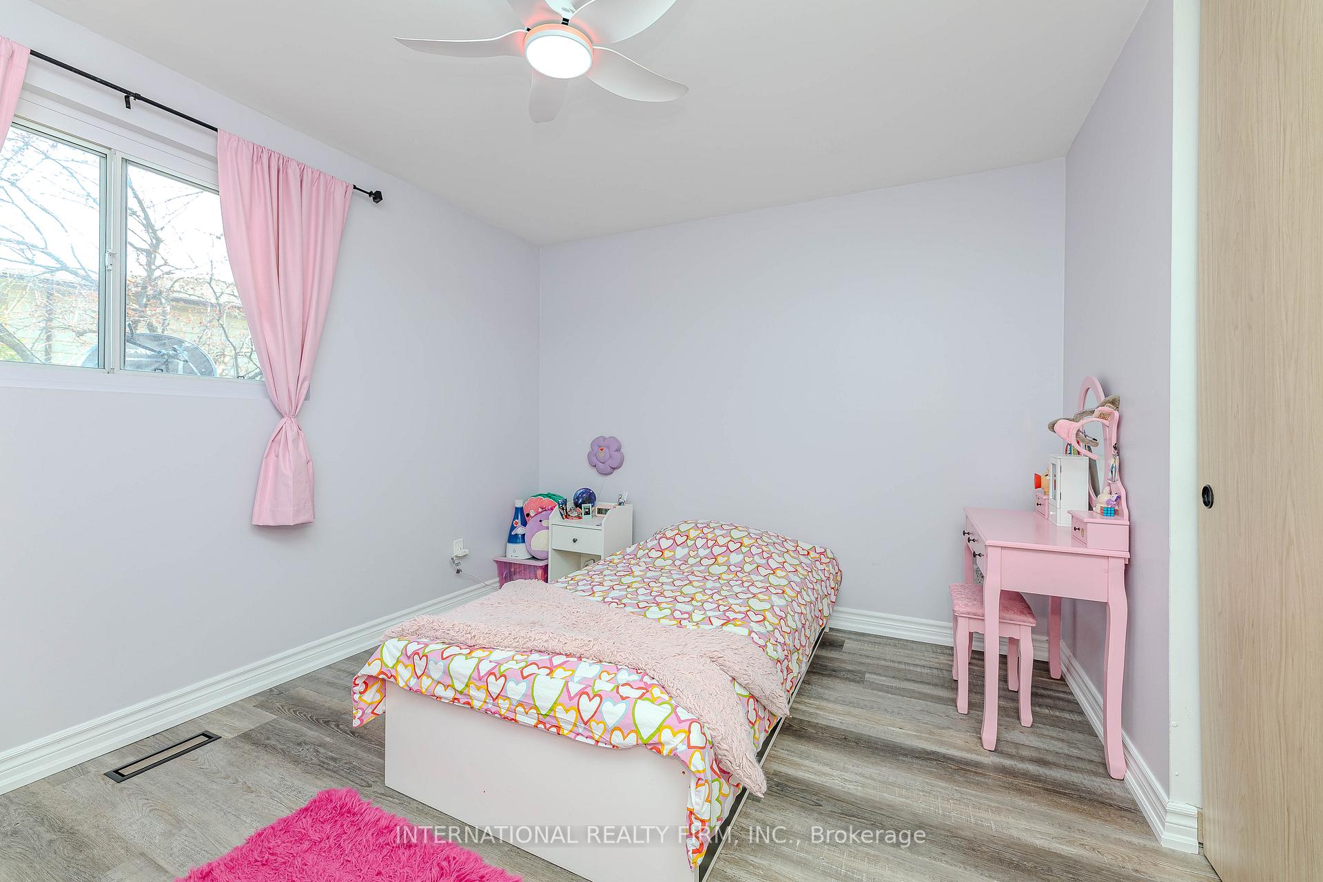 Photo 22 of 1291 Consort Crescent, Burlington, Palmer — HOMEH