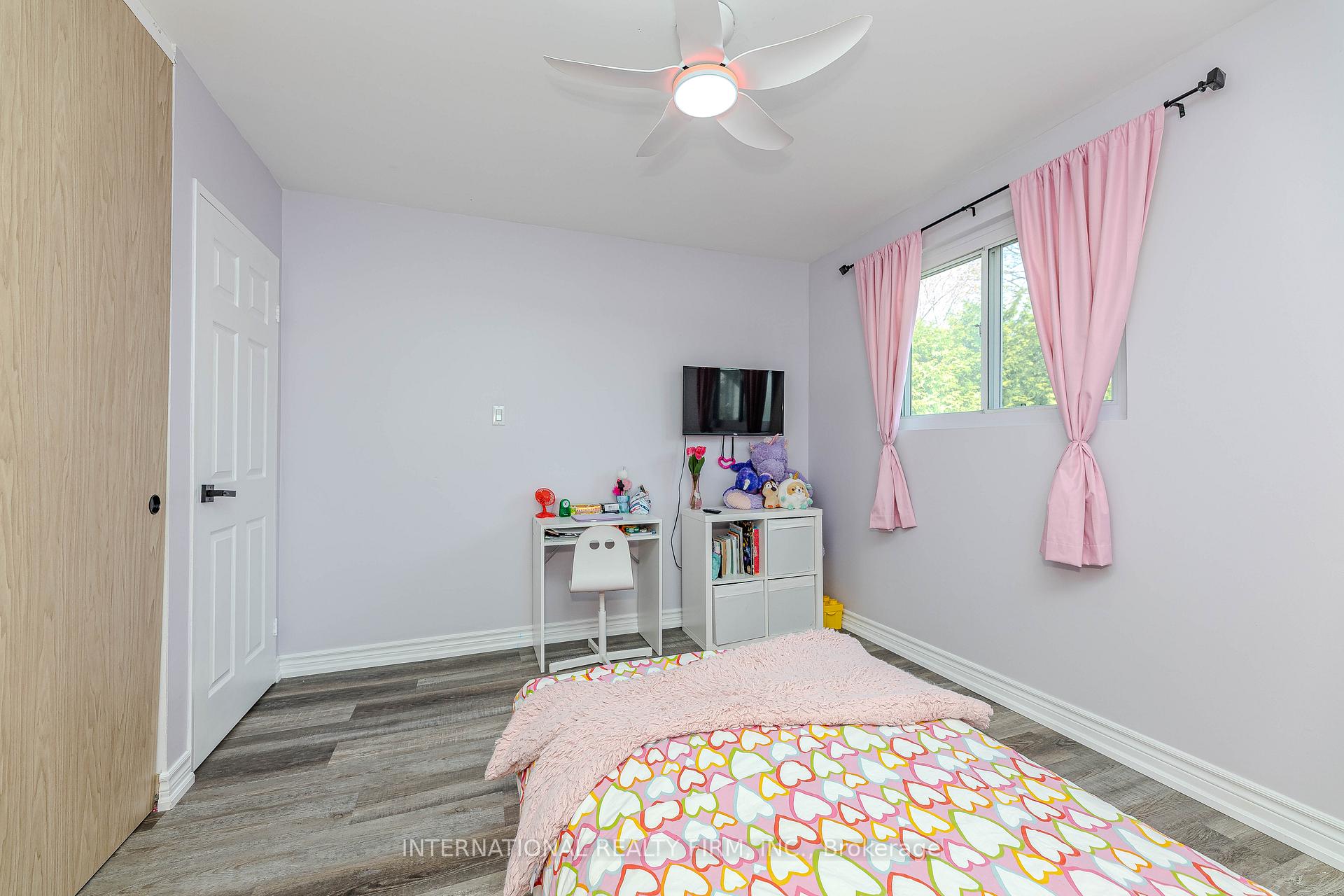 Photo 23 of 1291 Consort Crescent, Burlington, Palmer — HOMEH