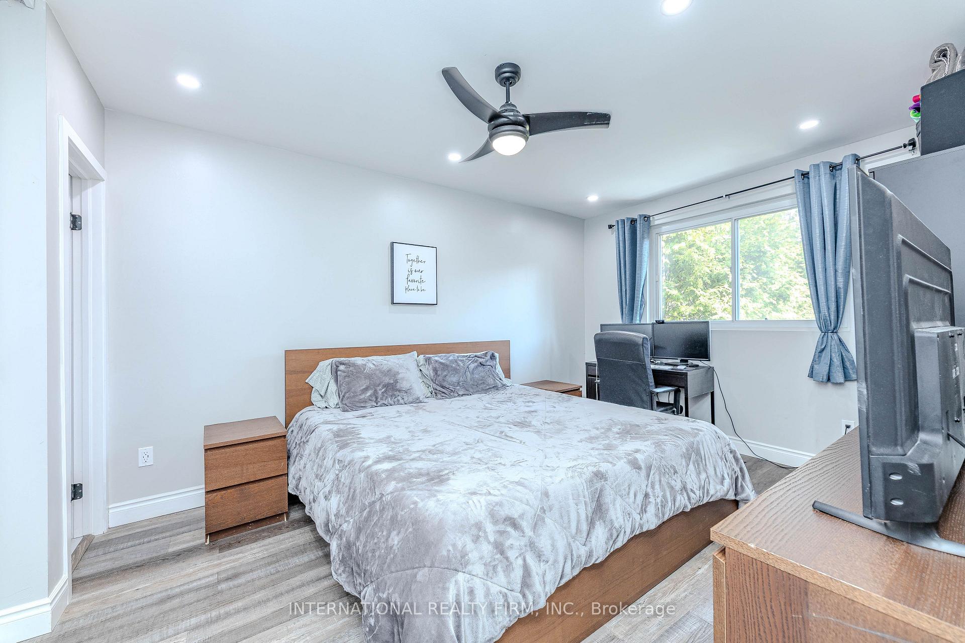Photo 24 of 1291 Consort Crescent, Burlington, Palmer — HOMEH
