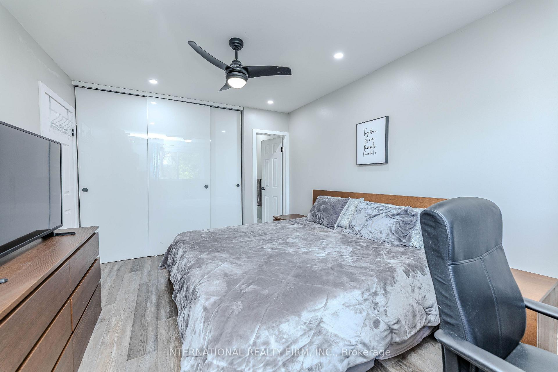 Photo 25 of 1291 Consort Crescent, Burlington, Palmer — HOMEH