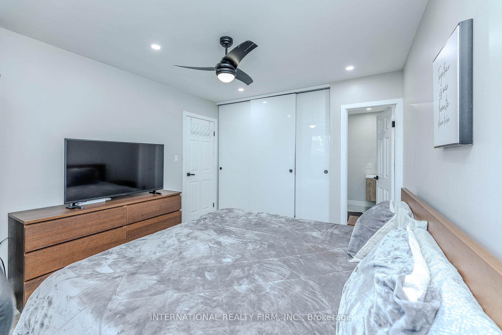 Photo 26 of 1291 Consort Crescent, Burlington, Palmer — HOMEH