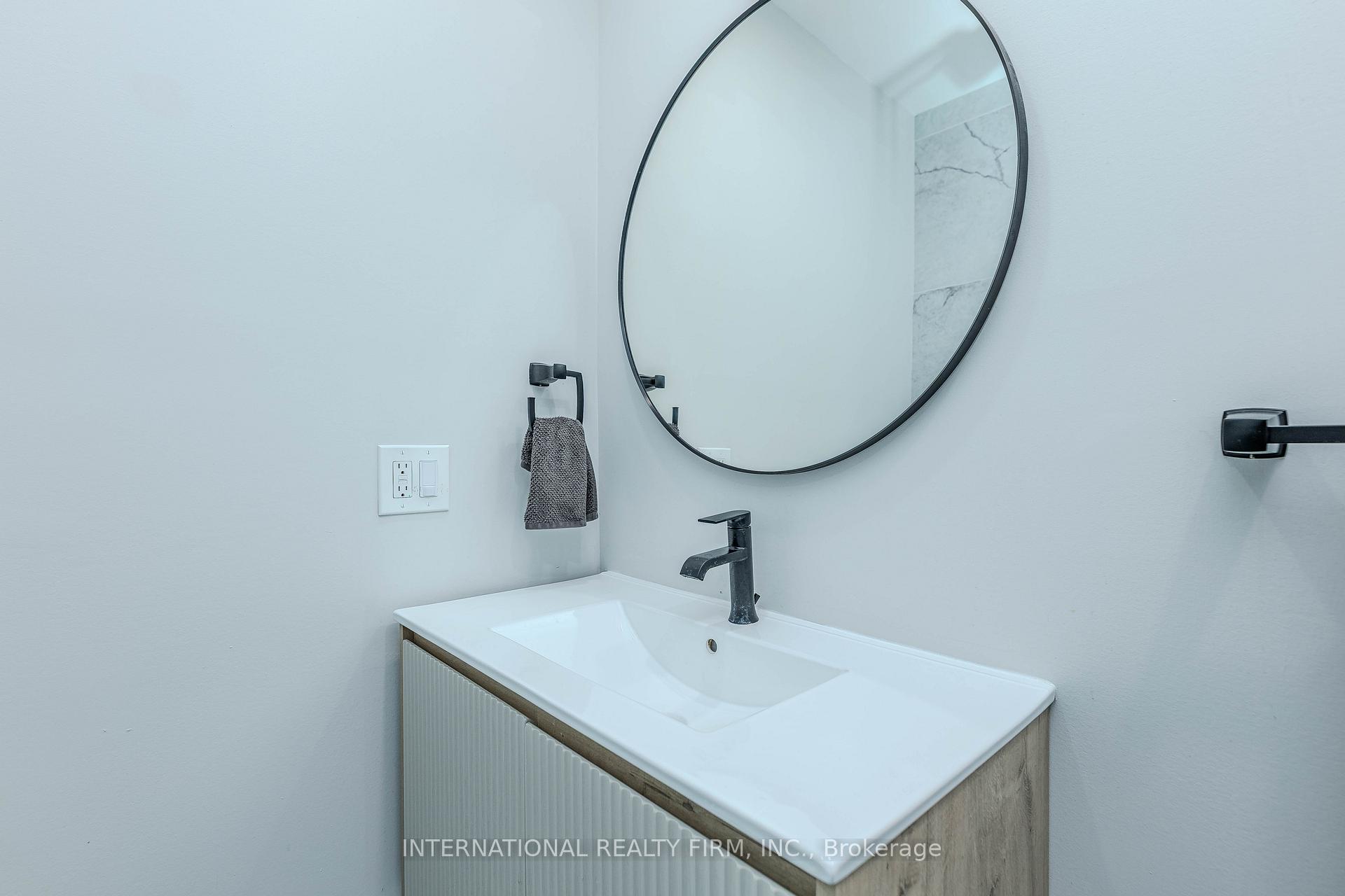 Photo 29 of 1291 Consort Crescent, Burlington, Palmer — HOMEH
