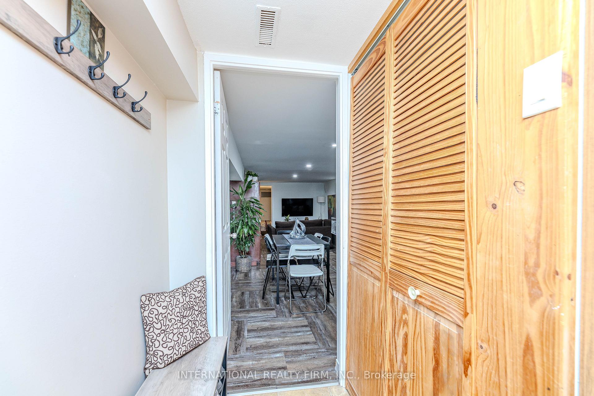 Photo 31 of 1291 Consort Crescent, Burlington, Palmer — HOMEH