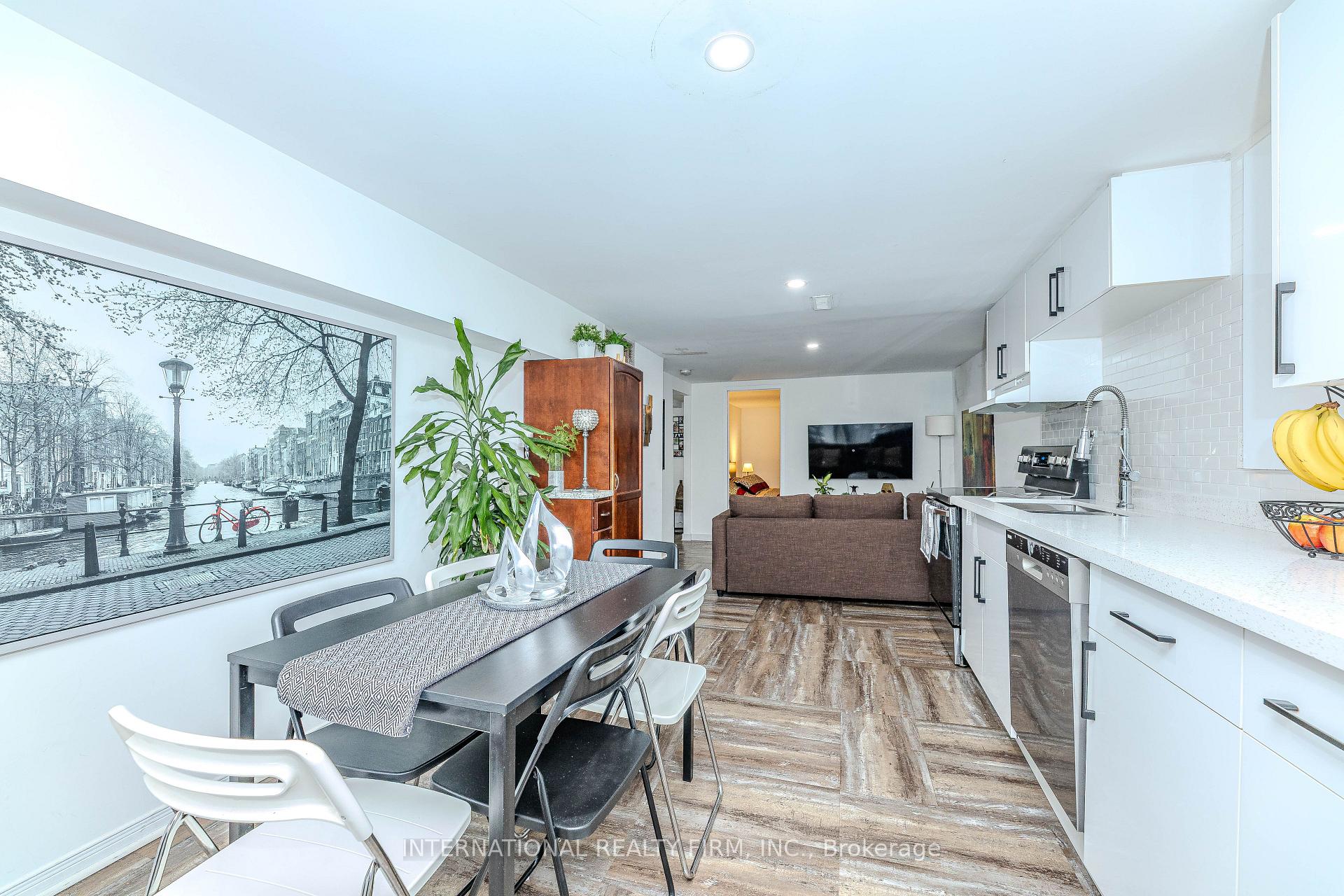 Photo 33 of 1291 Consort Crescent, Burlington, Palmer — HOMEH