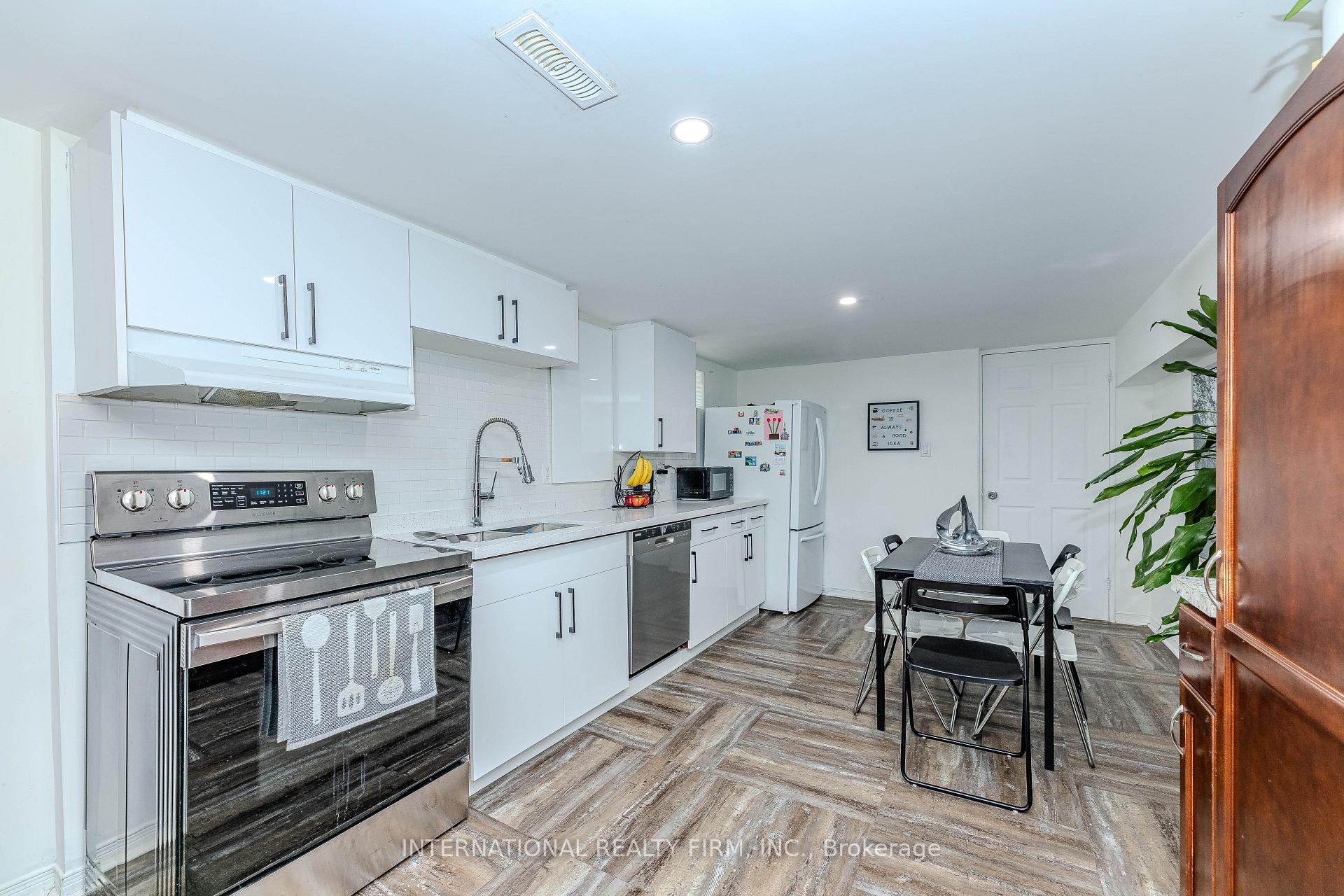 Photo 34 of 1291 Consort Crescent, Burlington, Palmer — HOMEH