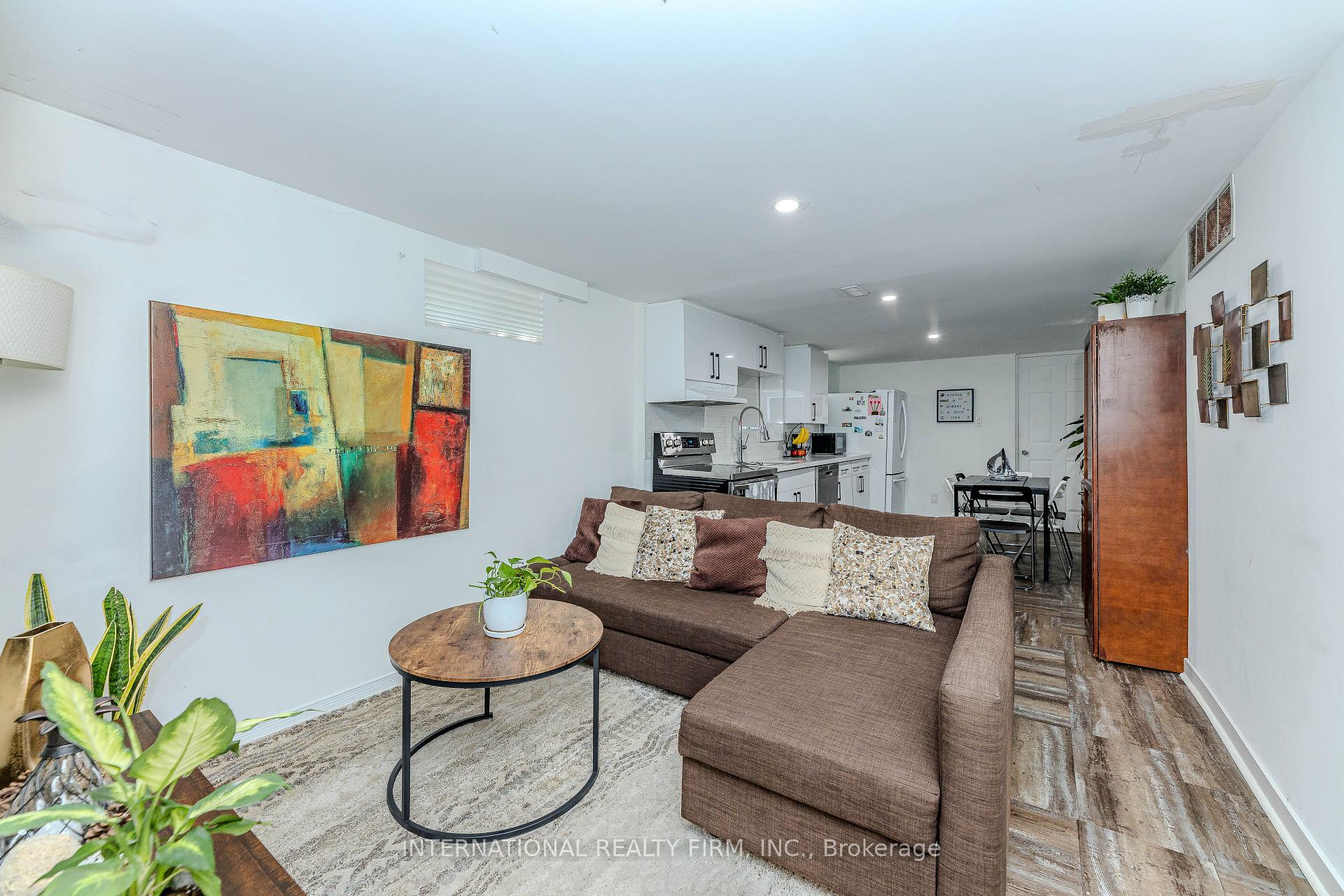 Photo 37 of 1291 Consort Crescent, Burlington, Palmer — HOMEH
