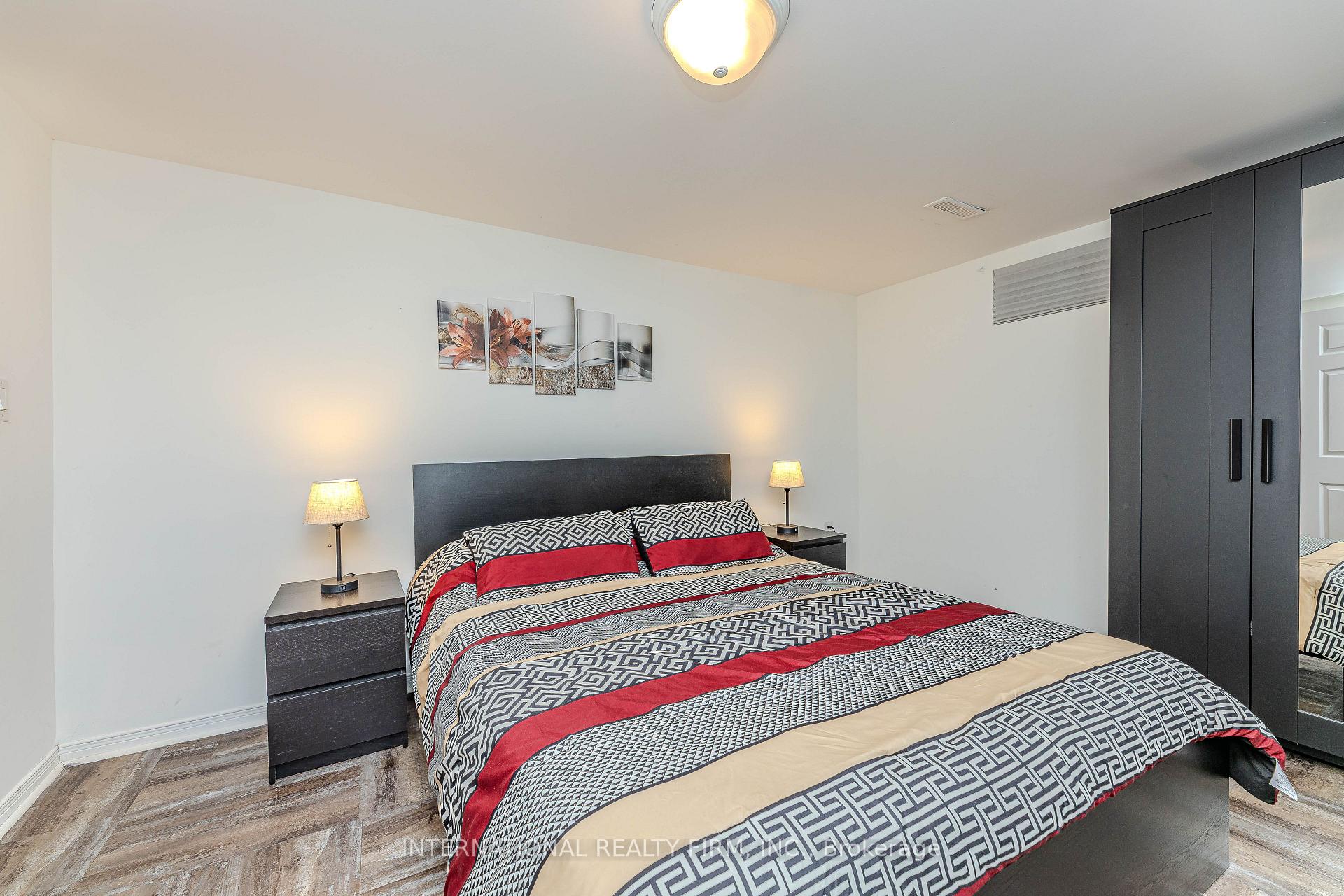 Photo 39 of 1291 Consort Crescent, Burlington, Palmer — HOMEH