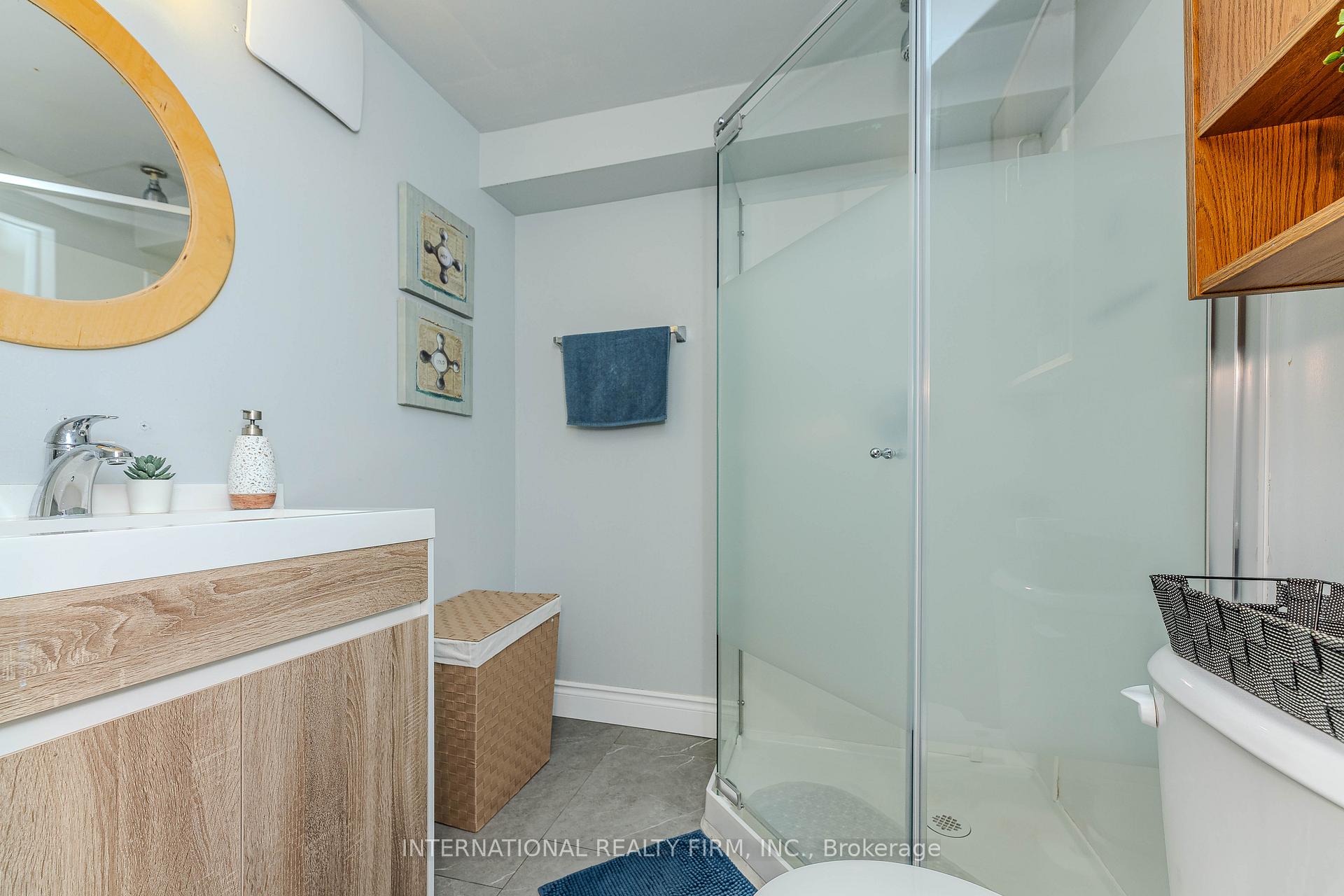 Photo 40 of 1291 Consort Crescent, Burlington, Palmer — HOMEH