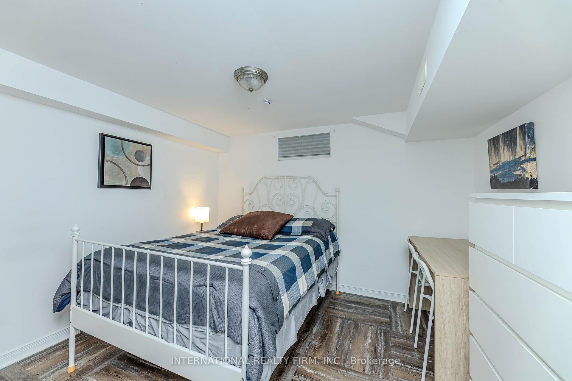 Photo 42 of 1291 Consort Crescent, Burlington, Palmer — HOMEH