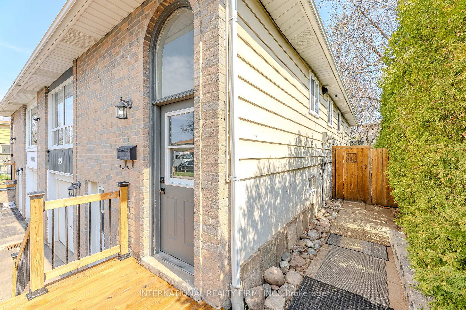 Photo 44 of 1291 Consort Crescent, Burlington, Palmer — HOMEH
