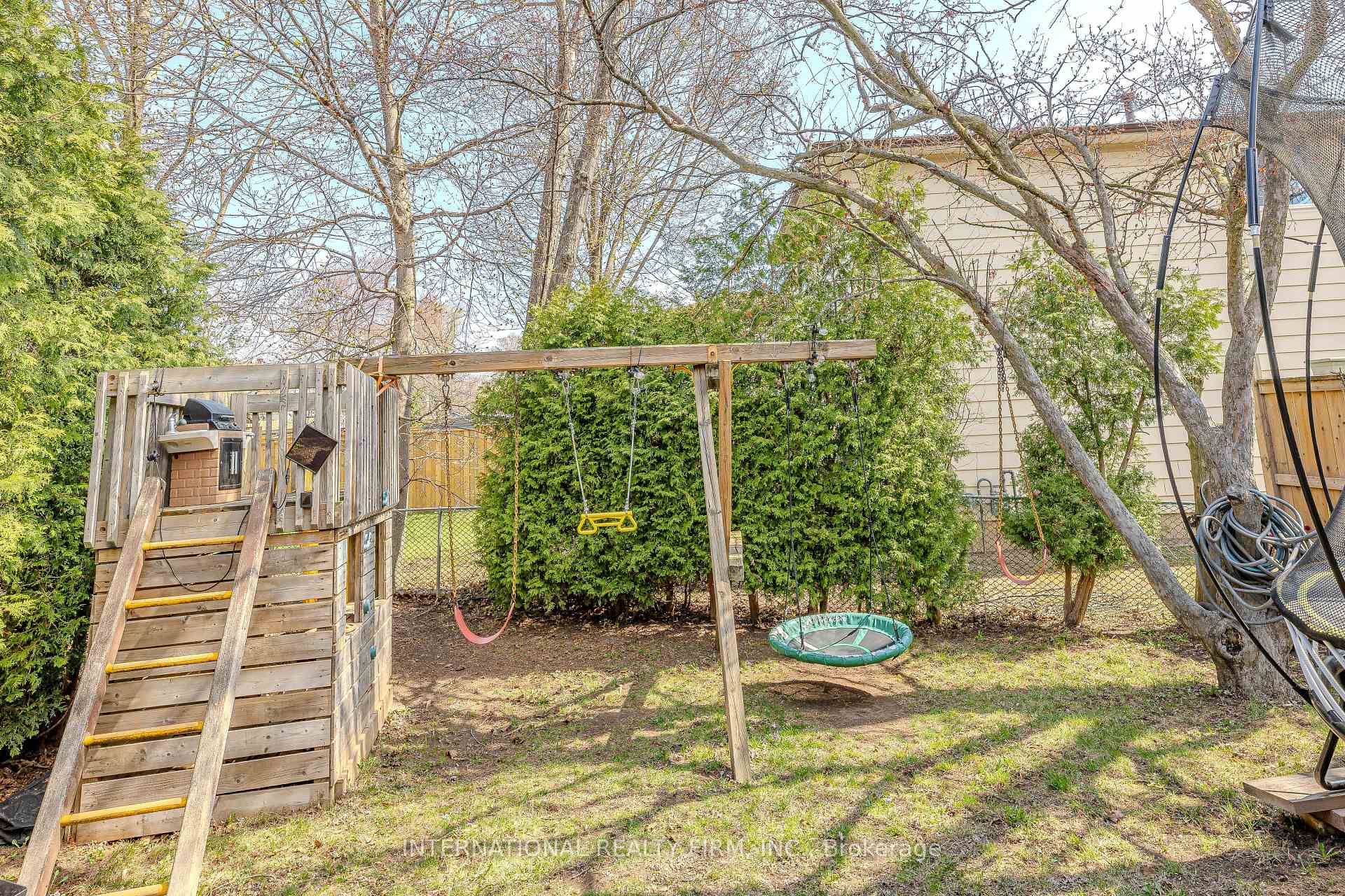 Photo 49 of 1291 Consort Crescent, Burlington, Palmer — HOMEH