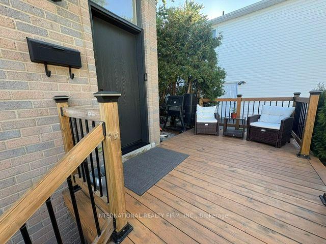 Photo 3 of 1291 Consort Crescent, Burlington, Palmer — HOMEH