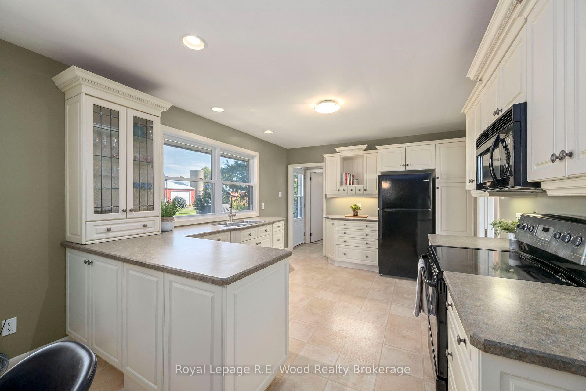 Photo 20 of 44070 Talbot Street, Central Elgin, Rural Central Elgin — HOMEH