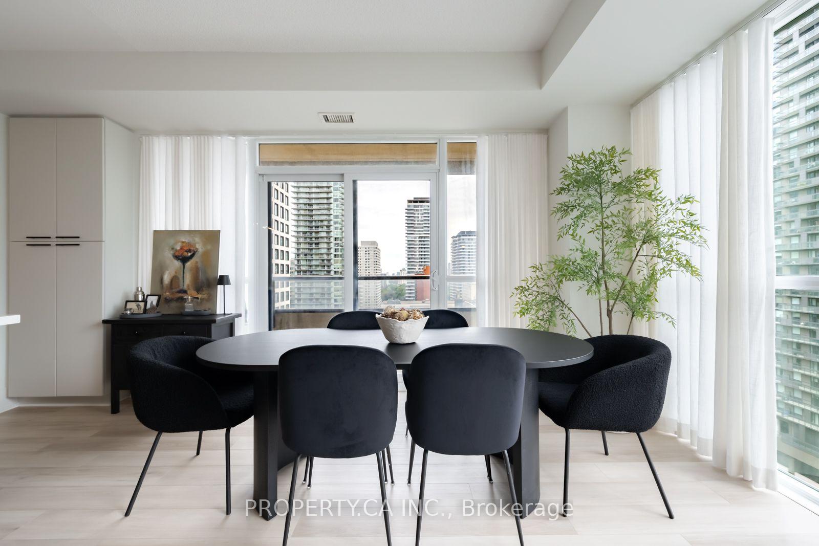 Photo 6 of Unit 1415, 70 Roehampton Avenue, Toronto, Mount Pleasant West — HOMEH