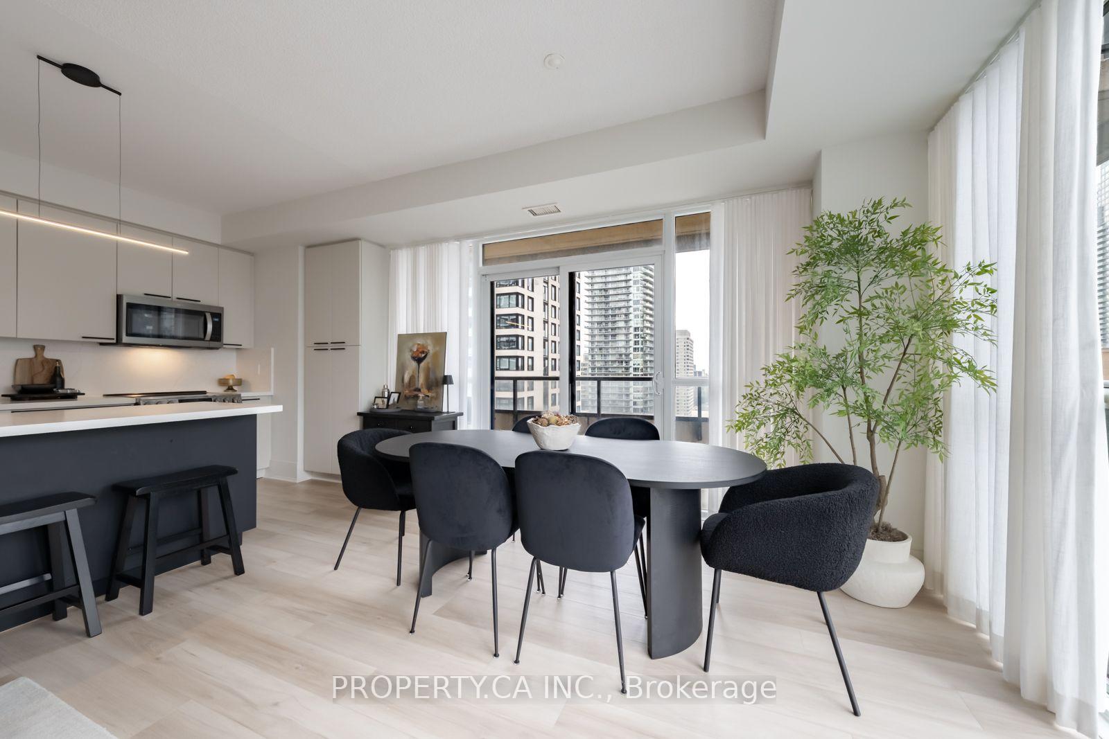 Photo 7 of Unit 1415, 70 Roehampton Avenue, Toronto, Mount Pleasant West — HOMEH