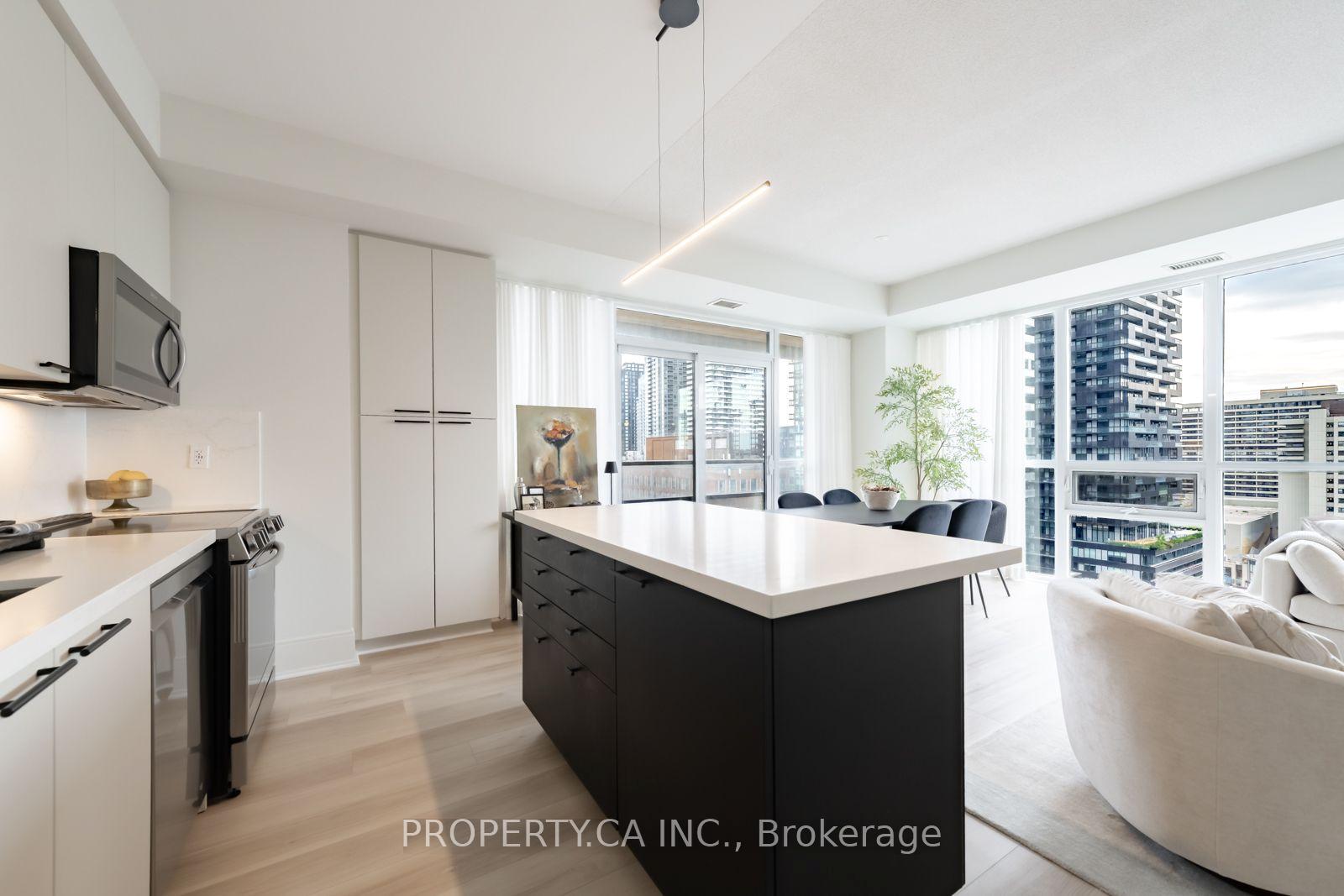 Photo 10 of Unit 1415, 70 Roehampton Avenue, Toronto, Mount Pleasant West — HOMEH