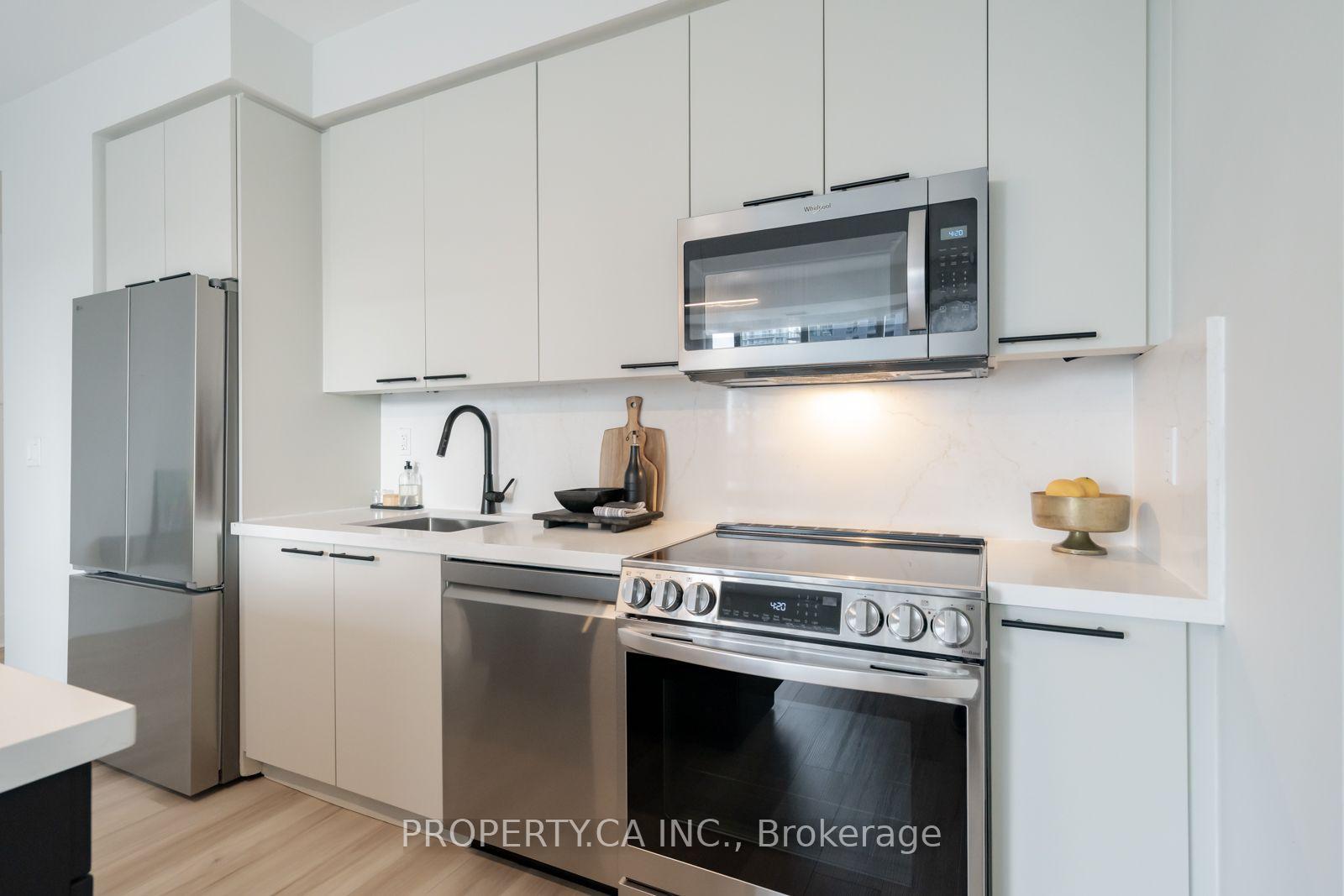 Photo 11 of Unit 1415, 70 Roehampton Avenue, Toronto, Mount Pleasant West — HOMEH