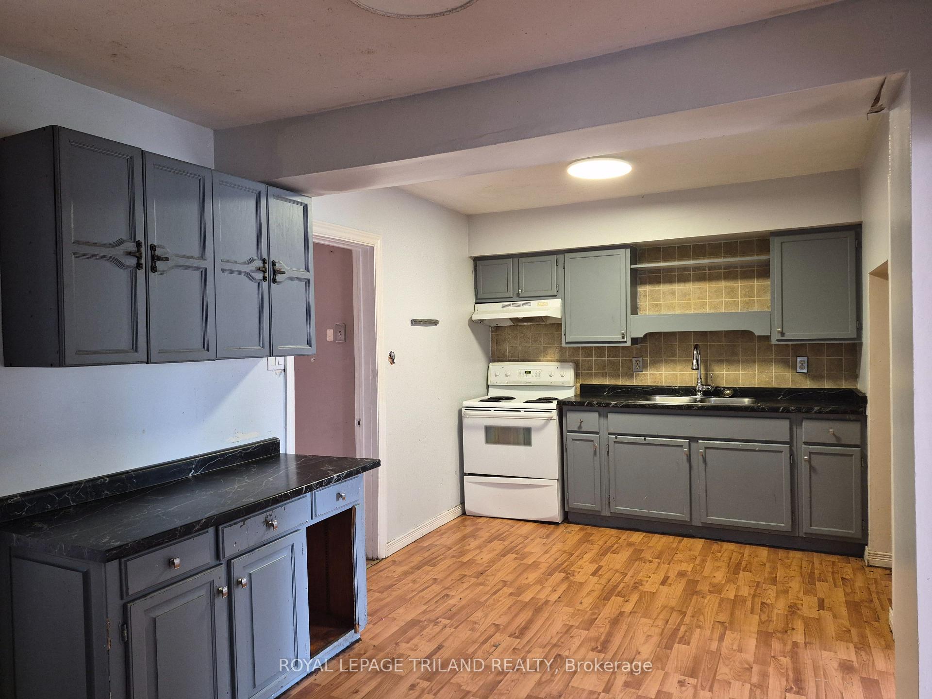 Photo 5 of 179 Delaware Street, London, East M — HOMEH