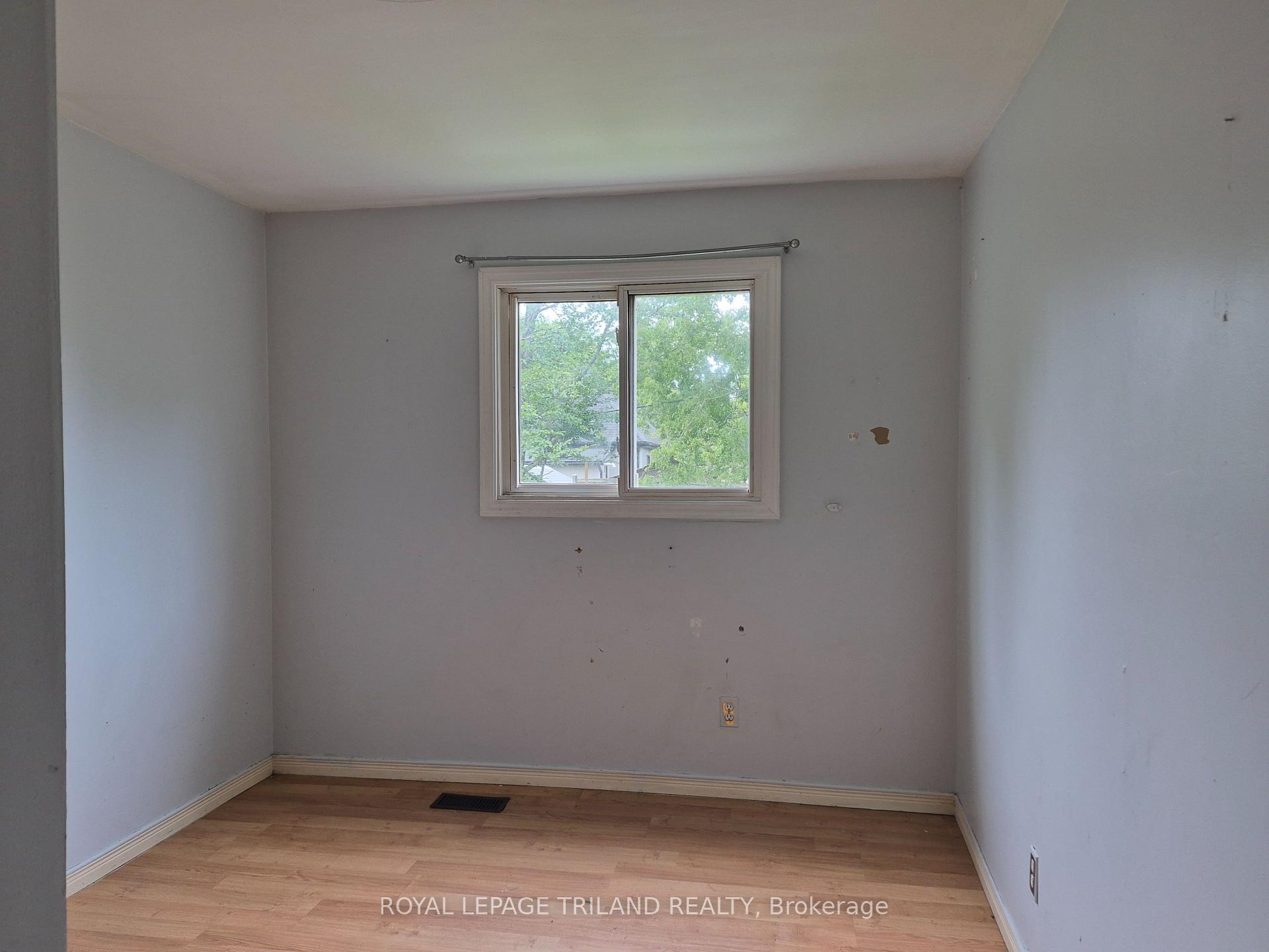 Photo 6 of 179 Delaware Street, London, East M — HOMEH