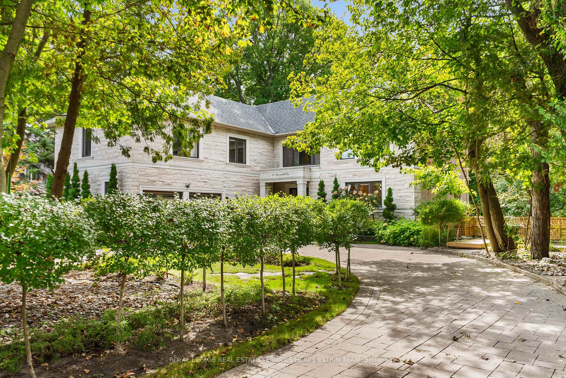 Photo 3 of 10 Moorehill Drive, Toronto, Leaside — HOMEH