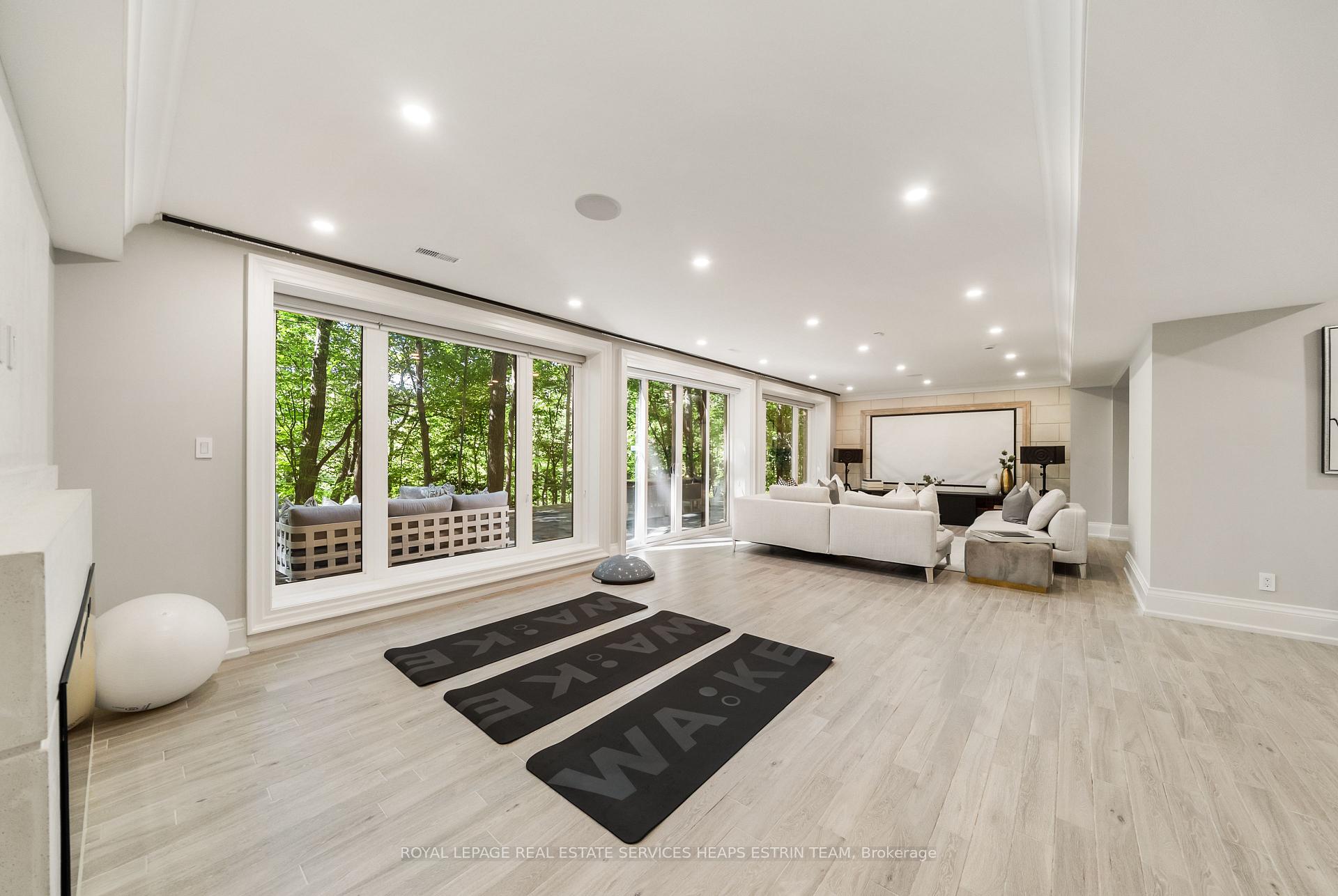 Photo 38 of 10 Moorehill Drive, Toronto, Leaside — HOMEH