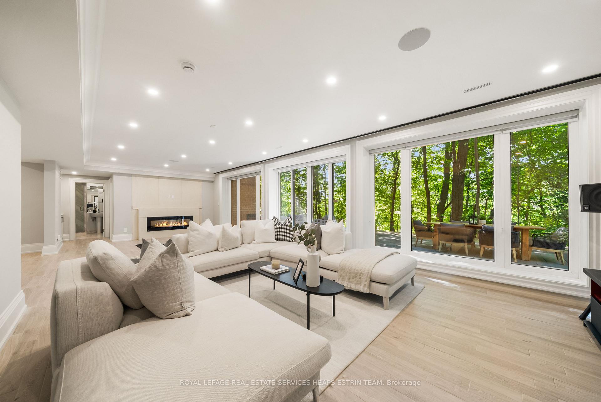 Photo 40 of 10 Moorehill Drive, Toronto, Leaside — HOMEH