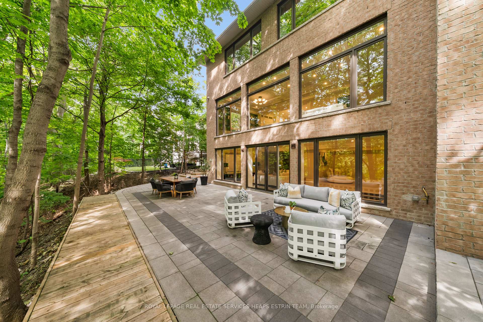Photo 46 of 10 Moorehill Drive, Toronto, Leaside — HOMEH